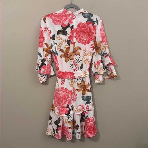 NWOT- Petal & Pup Peta Floral Print Tiered Dress, White, Medium - Picture 10 of 12